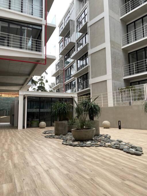 Moderno Apto Shift Zona 16, Cerca De Embajada Eeuu Y Explanada Cayala Guatemala City Ngoại thất bức ảnh