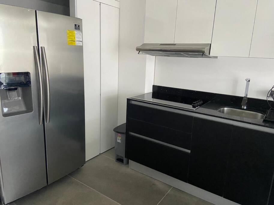 Moderno Apto Shift Zona 16, Cerca De Embajada Eeuu Y Explanada Cayala Guatemala City Ngoại thất bức ảnh