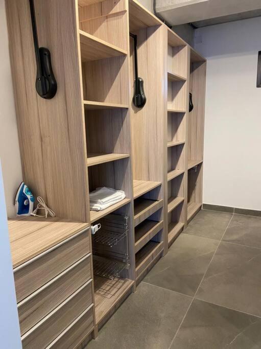 Moderno Apto Shift Zona 16, Cerca De Embajada Eeuu Y Explanada Cayala Guatemala City Ngoại thất bức ảnh